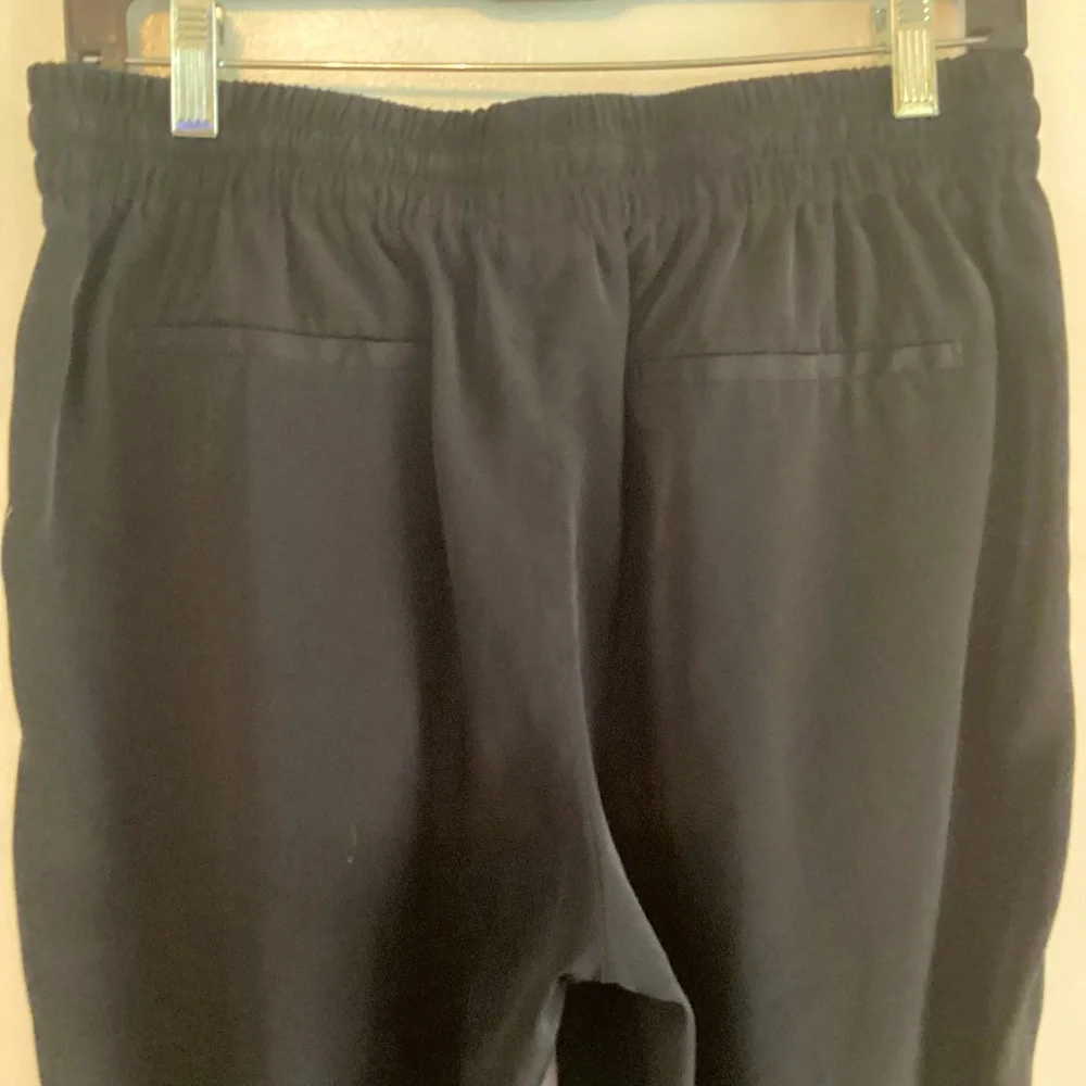 EXPRESS Black Dressy ANKLE Mid Rise Elastic Waist Jogger Type Silky Pants! Med